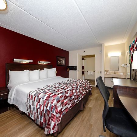 Red Roof Inn Tampa - Brandon מראה חיצוני תמונה