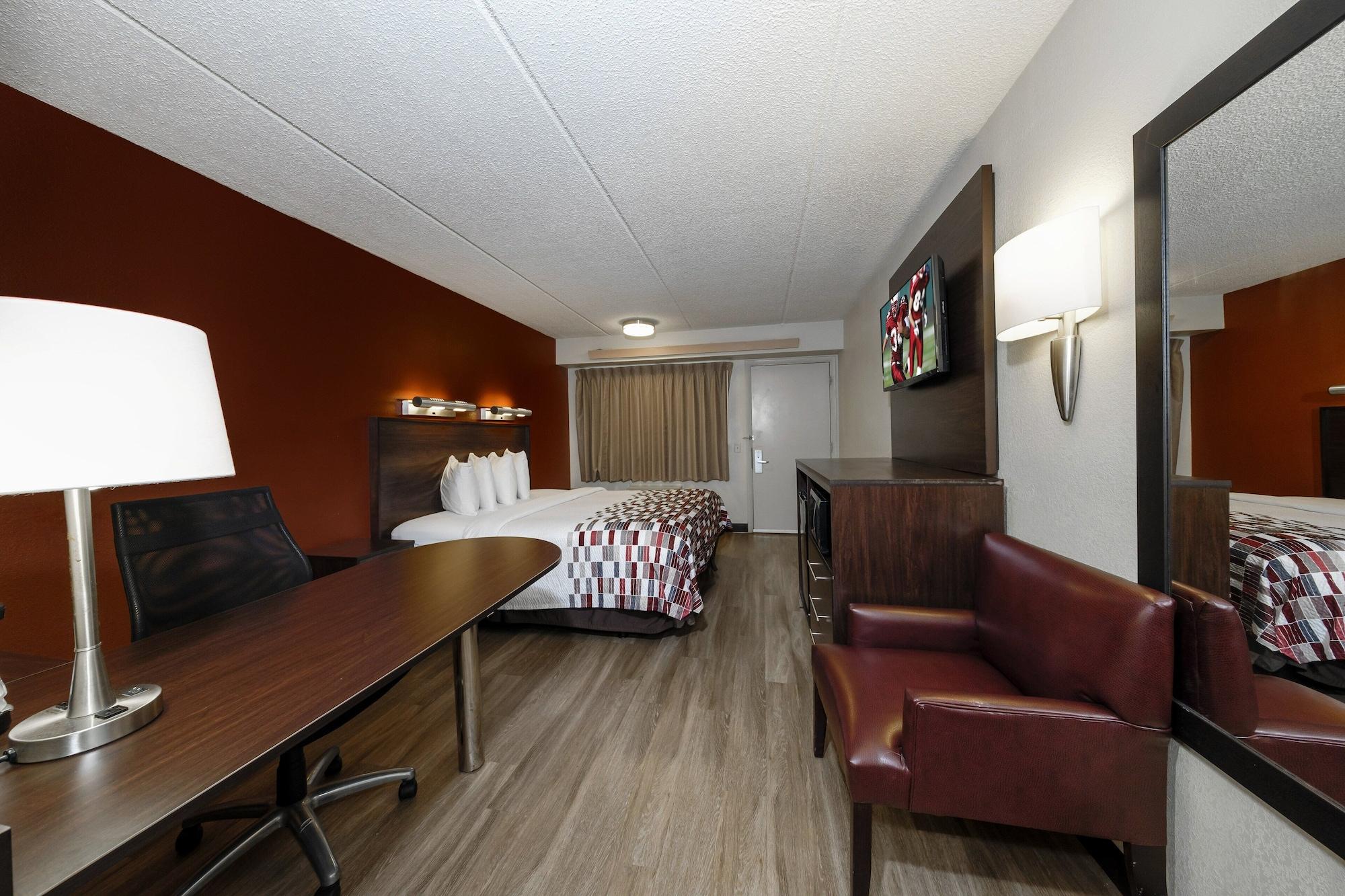 Red Roof Inn Tampa - Brandon מראה חיצוני תמונה