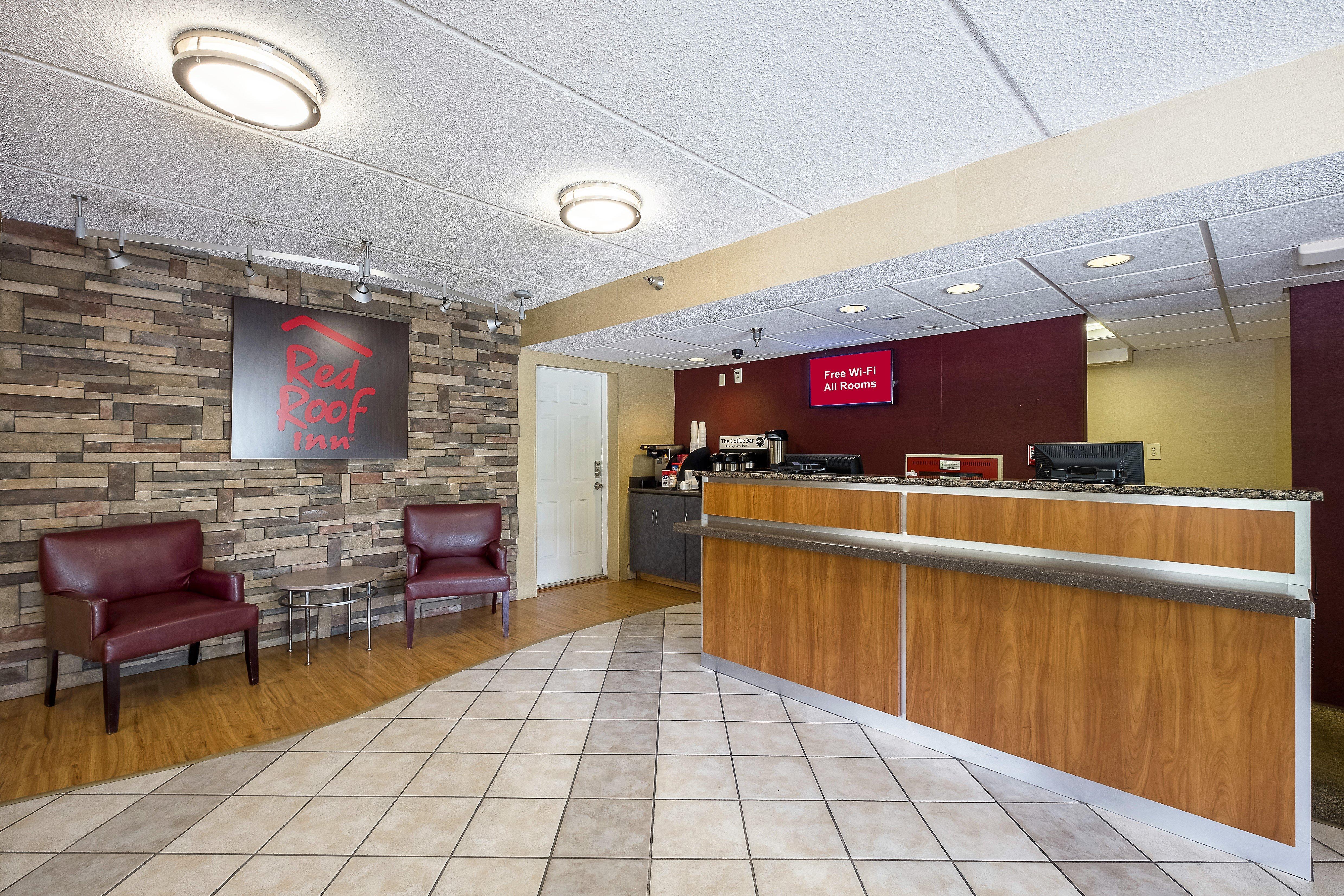 Red Roof Inn Tampa - Brandon מראה חיצוני תמונה
