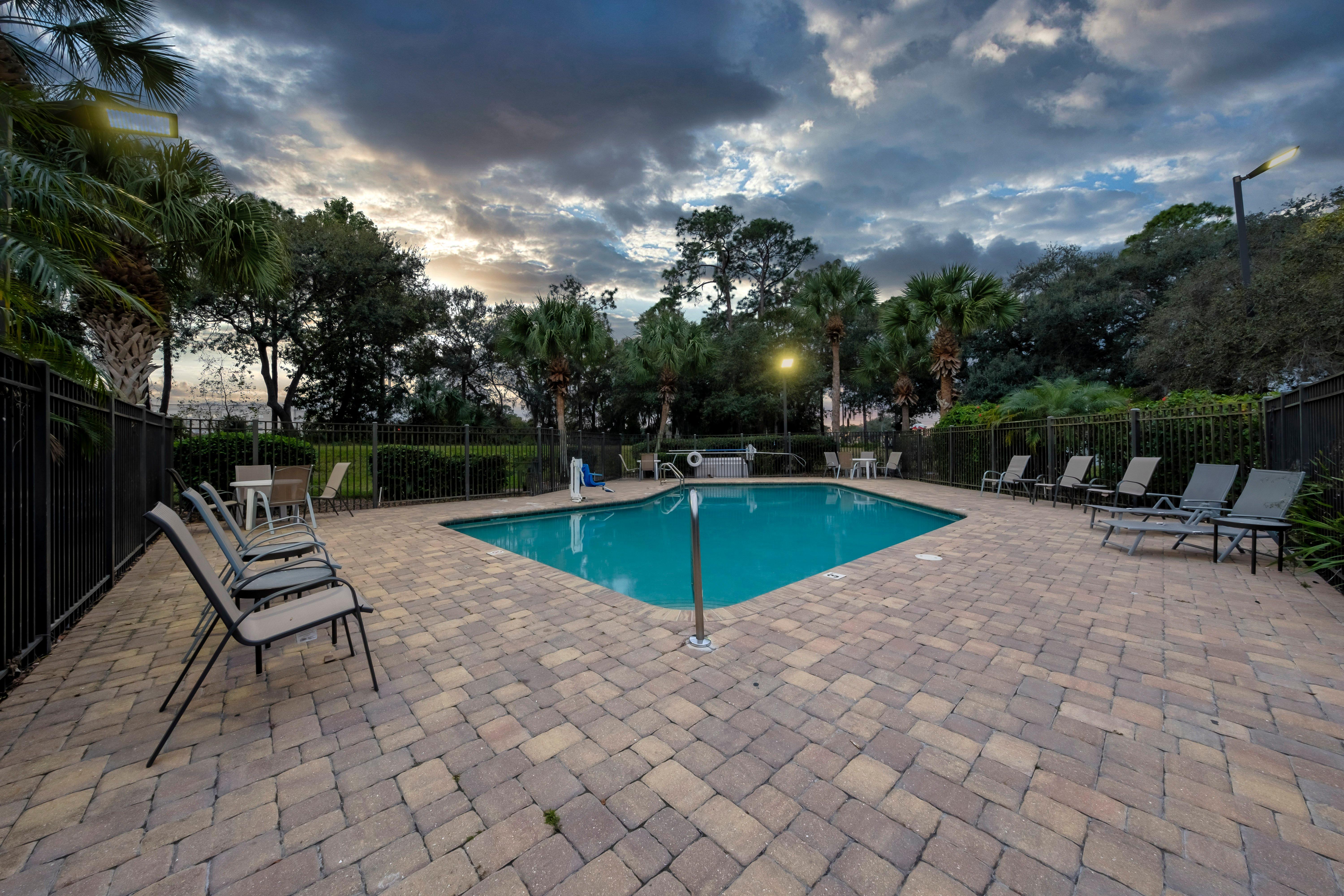 Red Roof Inn Tampa - Brandon מראה חיצוני תמונה