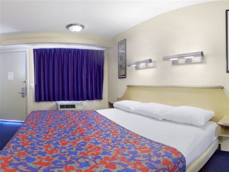Red Roof Inn Tampa - Brandon מראה חיצוני תמונה